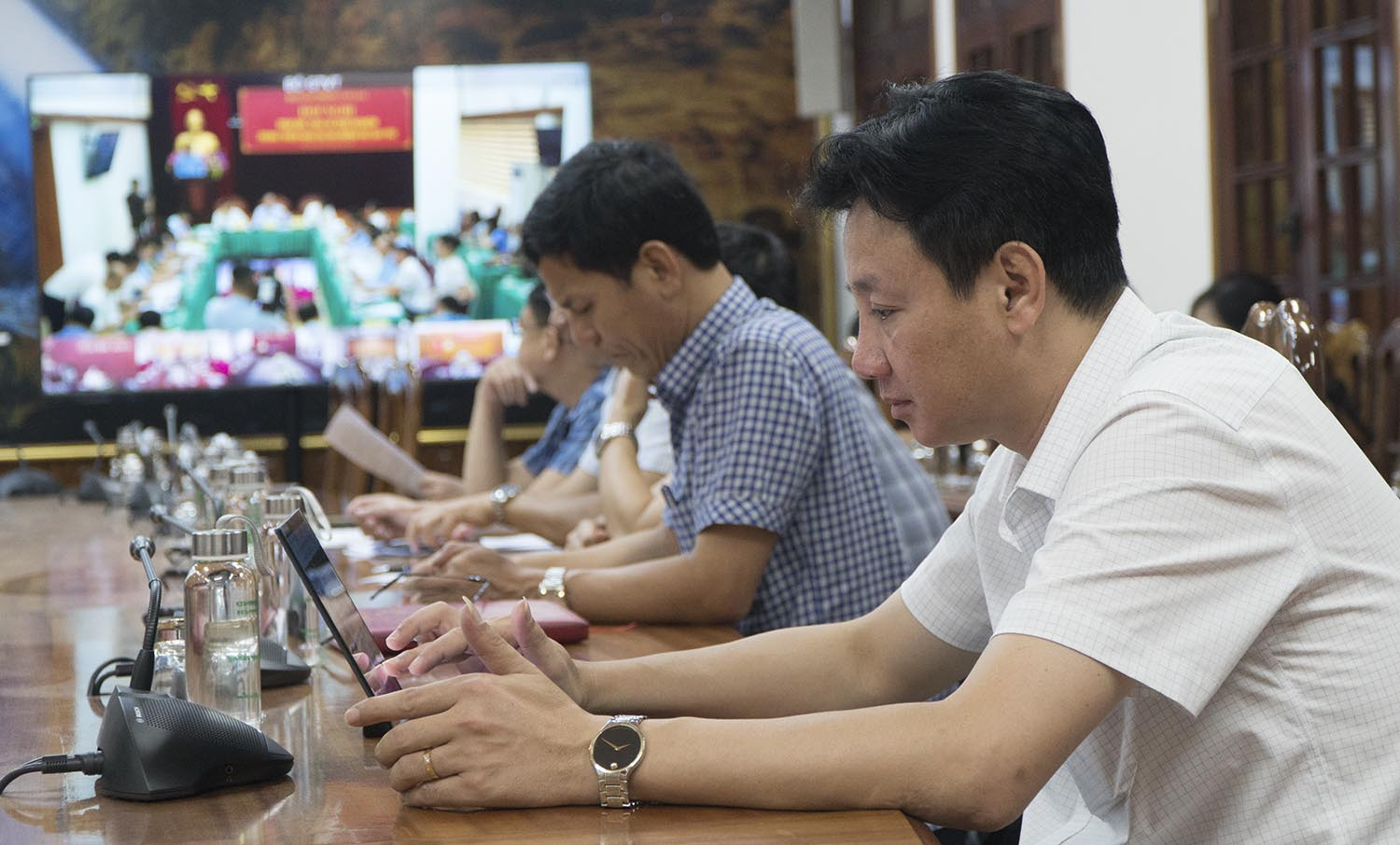 Các đại biểu dự hội nghị