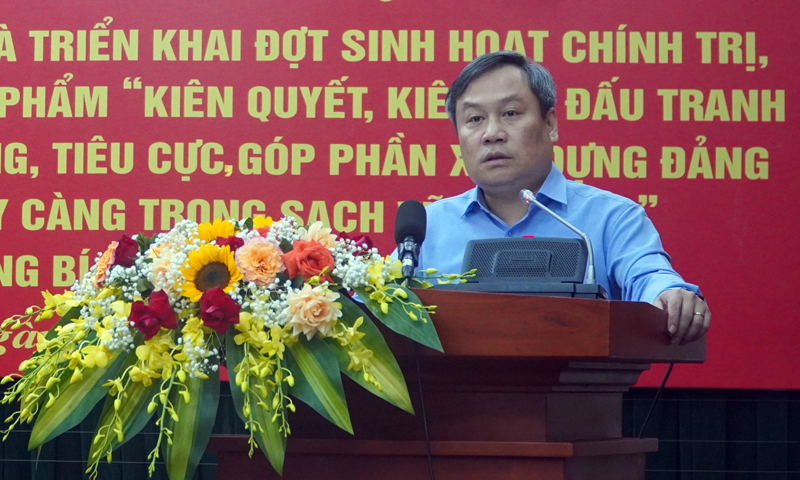 Đồng chí Bí thư Tỉnh ủy Vũ Đại Thắng phát biểu tại hội nghị nghiên cứu, quán triệt tác phẩm “Kiên quyết, kiên trì đấu tranh phòng, chống tham nhũng, tiêu cực, góp phần xây dựng Đảng và Nhà nước ta ngày càng trong sạch, vững mạnh” của đồng chí Tổng Bí thư Nguyễn Phú Trọng.