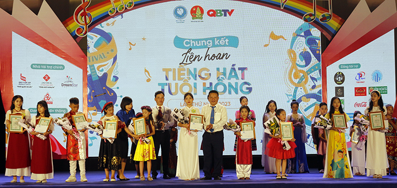 Các tiết mục đoạt giải khuyến khích.