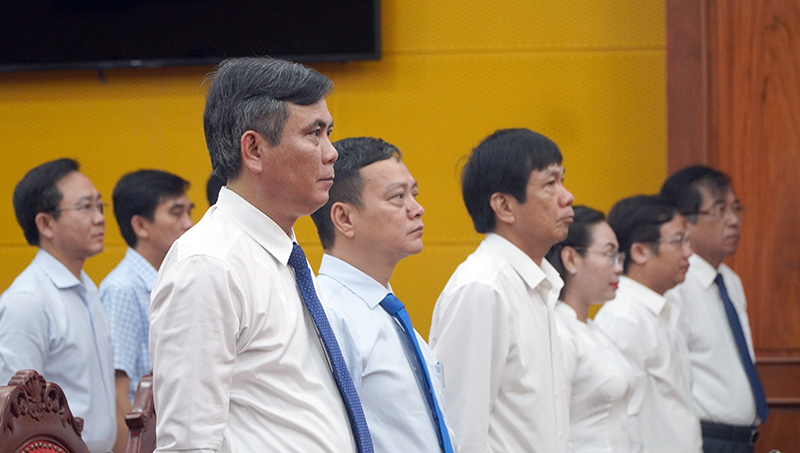 Các đồng chí lãnh đạo tỉnh dự hội nghị