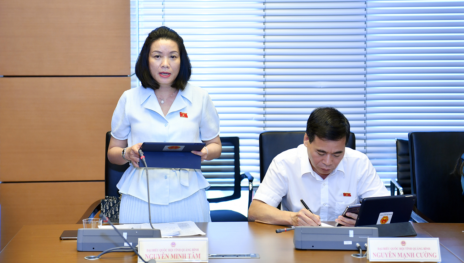  Đại biểu Nguyễn Minh Tâm thảo luận tại tổ