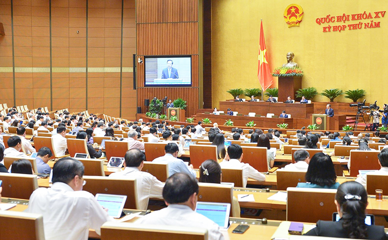 Đồng chí Bộ trưởng Bộ Lao động - Thương binh và Xã hội Đào Ngọc Dung phát biểu tại phiên chất vấn sáng 6/6.