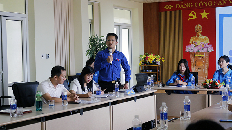 Đại diện lãnh đạo Tỉnh đoàn phát biểu ý kiến.