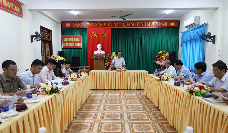 Toàn cảnh buổi làm việc.