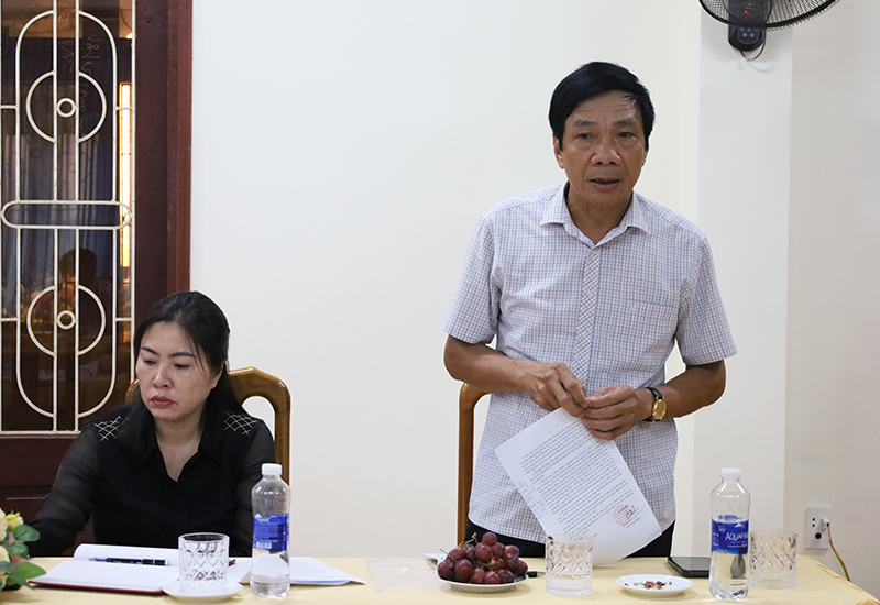 Đồng chí Phó Chủ tịch Thường trực HĐND tỉnh Nguyễn Công Huấn phát biểu tại buổi làm việc.