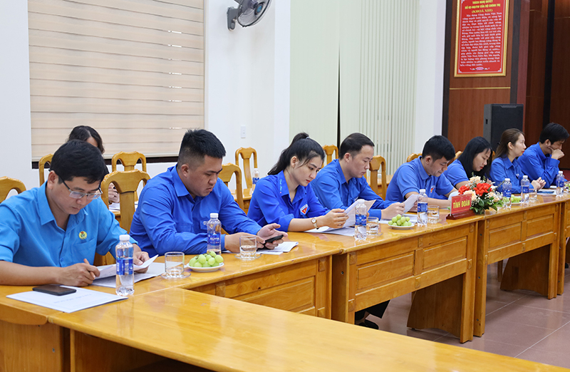 Các đại biểu dự hội nghị.