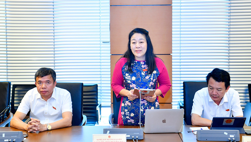 Đại biểu Nguyễn Thị Tuyết Nga thảo luận về Dự án Luật Đất đai (sửa đổi).