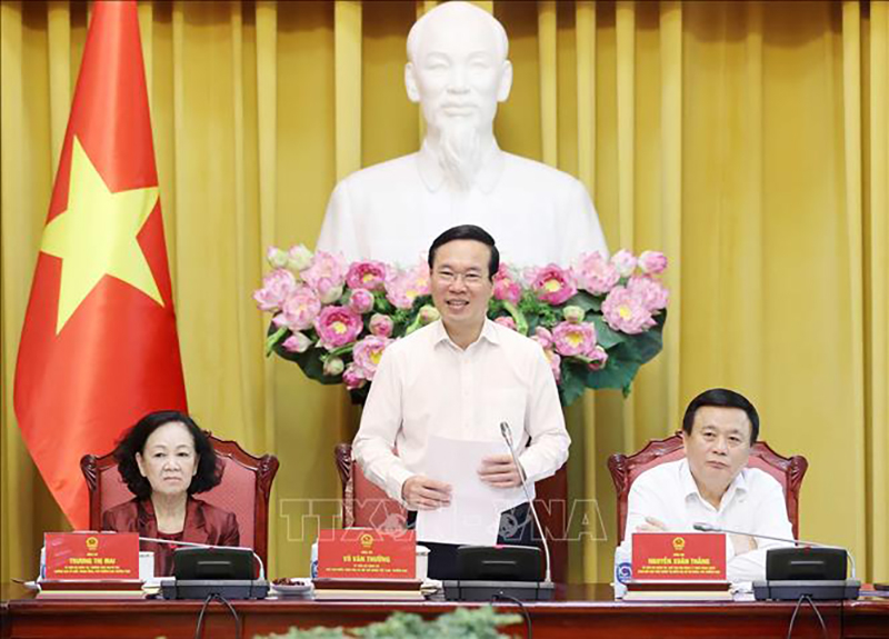 Chủ tịch nước Võ Văn Thưởng chủ trì Phiên họp thứ nhất Ban Chỉ đạo tổng kết một số vấn đề lý luận và thực tiễn về công cuộc đổi mới theo định hướng XHCN 40 năm qua ở Việt Nam. Ảnh: Thống Nhất/TTXVN