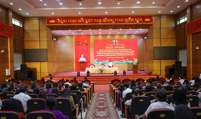 Toàn cảnh hội nghị.
