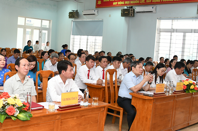 Các đại biểu dự hội nghị.