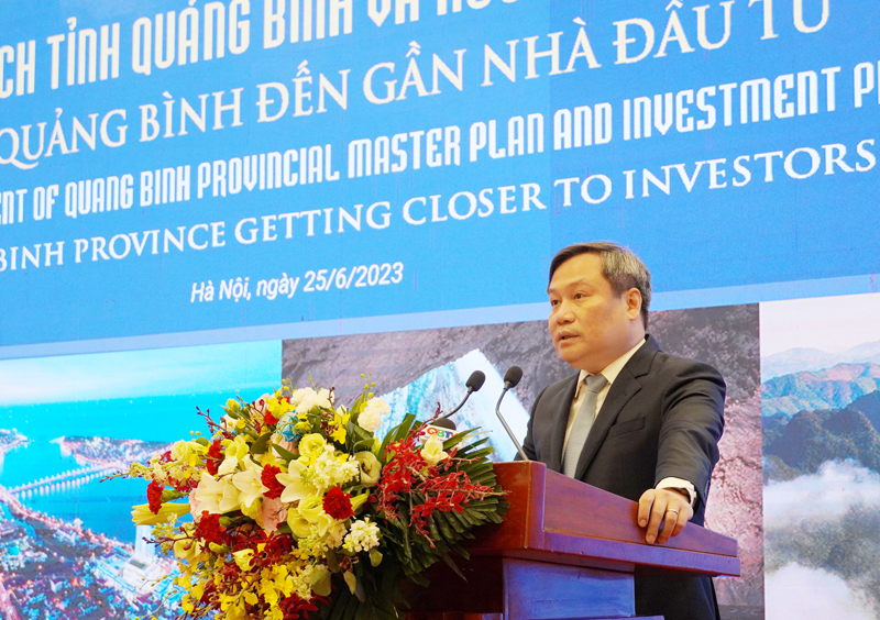 Đồng chí Bí thư Tỉnh ủy Vũ Đại Thắng phát biểu bế mạc hội nghị.