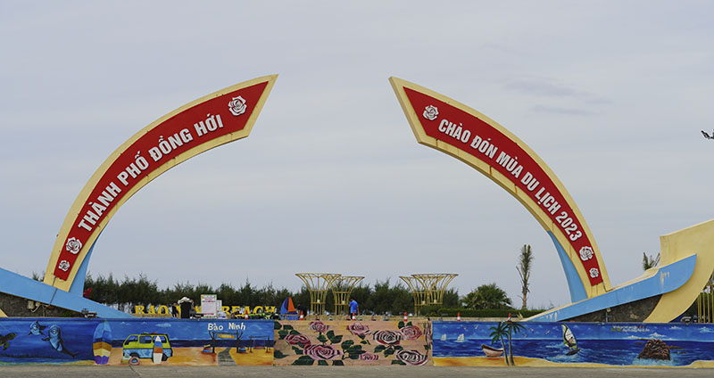 Quảng trường biển Bảo Ninh là điểm xuất phát và về đích của các vận động viên