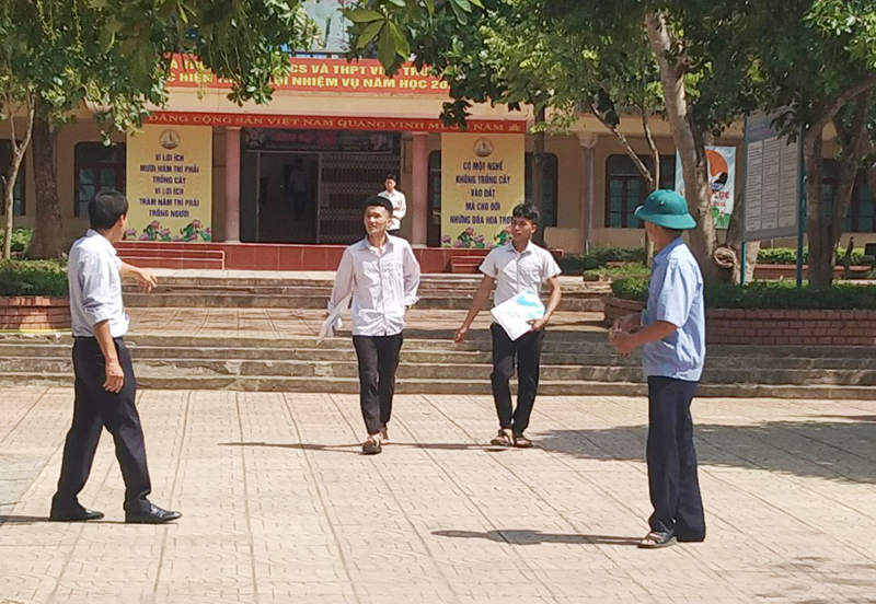  Các thí sinh trên địa bàn huyện Bố Trạch hoàn thành ngày thi đầu tiên nghiêm túc, an toàn. 