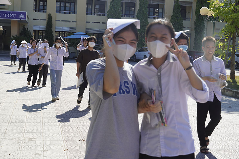 Đa số thí sinh hài lòng về bài thi của mình