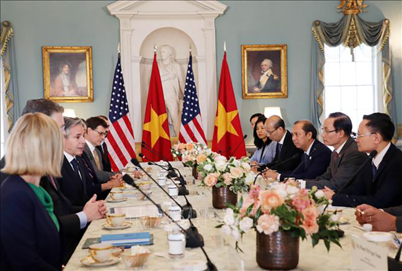  Trưởng Ban Đối ngoại Trung ương Lê Hoài Trung làm việc với Ngoại trưởng Hoa Kỳ Antony Blinken. Ảnh: Kiều Trang/PV TTXVN tại Washington