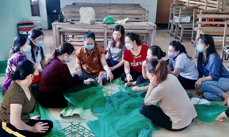 Nhiều lớp nghề phù hợp với lao động vùng biển.
