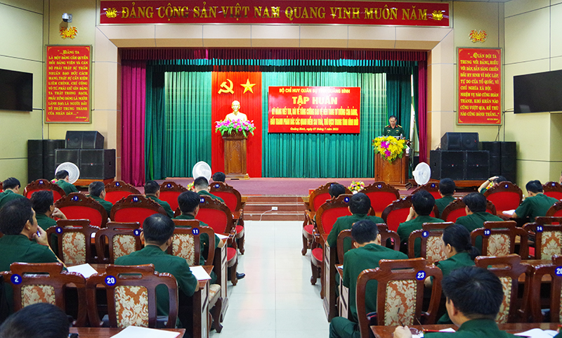 Toàn cảnh hội nghị.