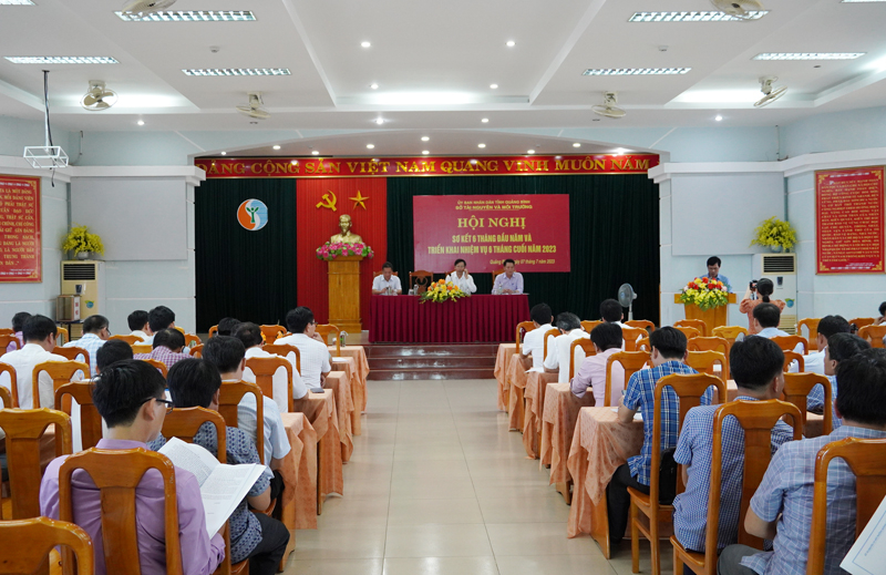 Toàn cảnh hội nghị. 