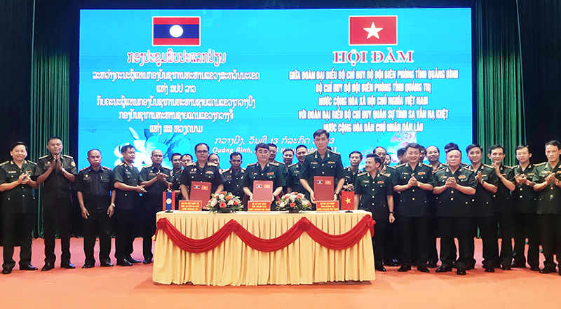 Ký kết biên bản ghi nhớ giữa Bộ Chỉ huy BĐBP các tỉnh Quảng Bình, Quảng Trị với Bộ CHQS tỉnh Sạ-vẵn-na-khệt (Lào).
