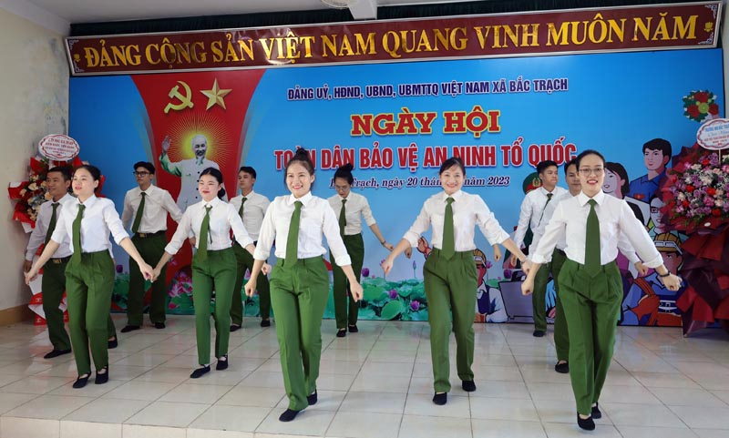 Một tiết mục văn nghệ tại ngày hội.