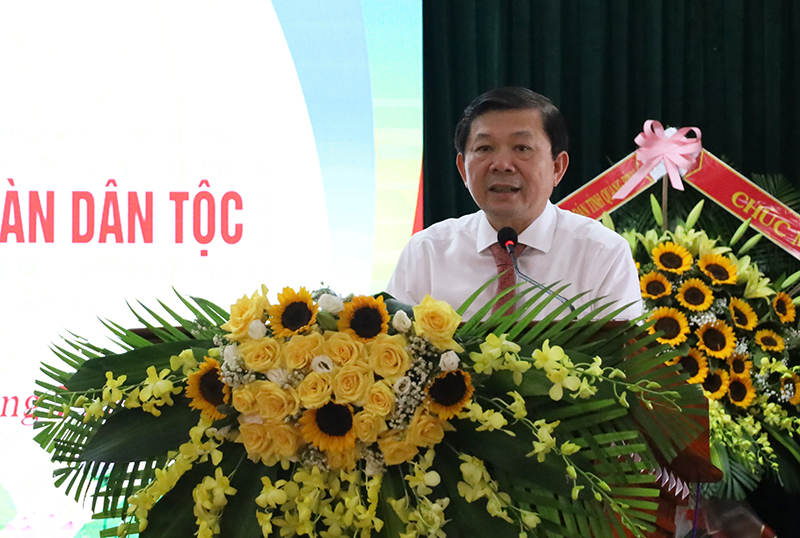 Đồng chí Phó Chủ tịch Ủy ban Trung ương MTTQVN Nguyễn Hữu Dũng phát biểu tại hội nghị.