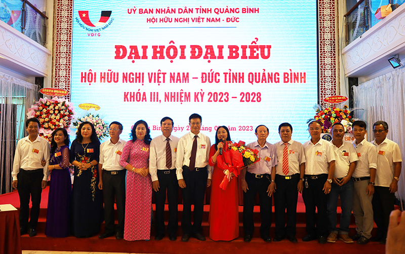   Ban Chấp hành Hội Hữu nghị Việt Nam-Đức tỉnh Quảng Bình khóa III ra mắt, nhận nhiệm vụ.