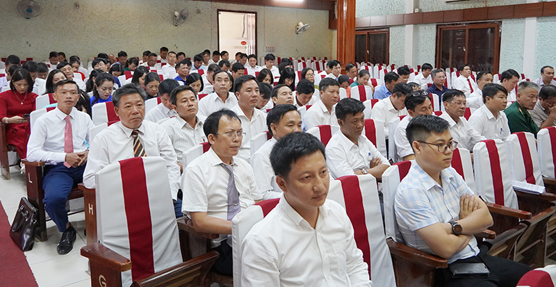 Các đại biểu tham dự hội nghị.