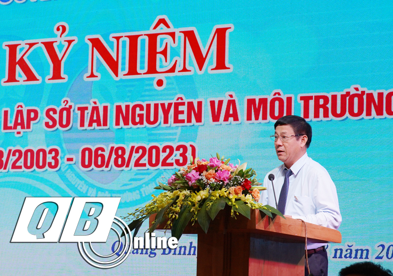 Đại diện lãnh đạo Sở TN-MT đã nghỉ hưu phát biểu tại buổi lễ.