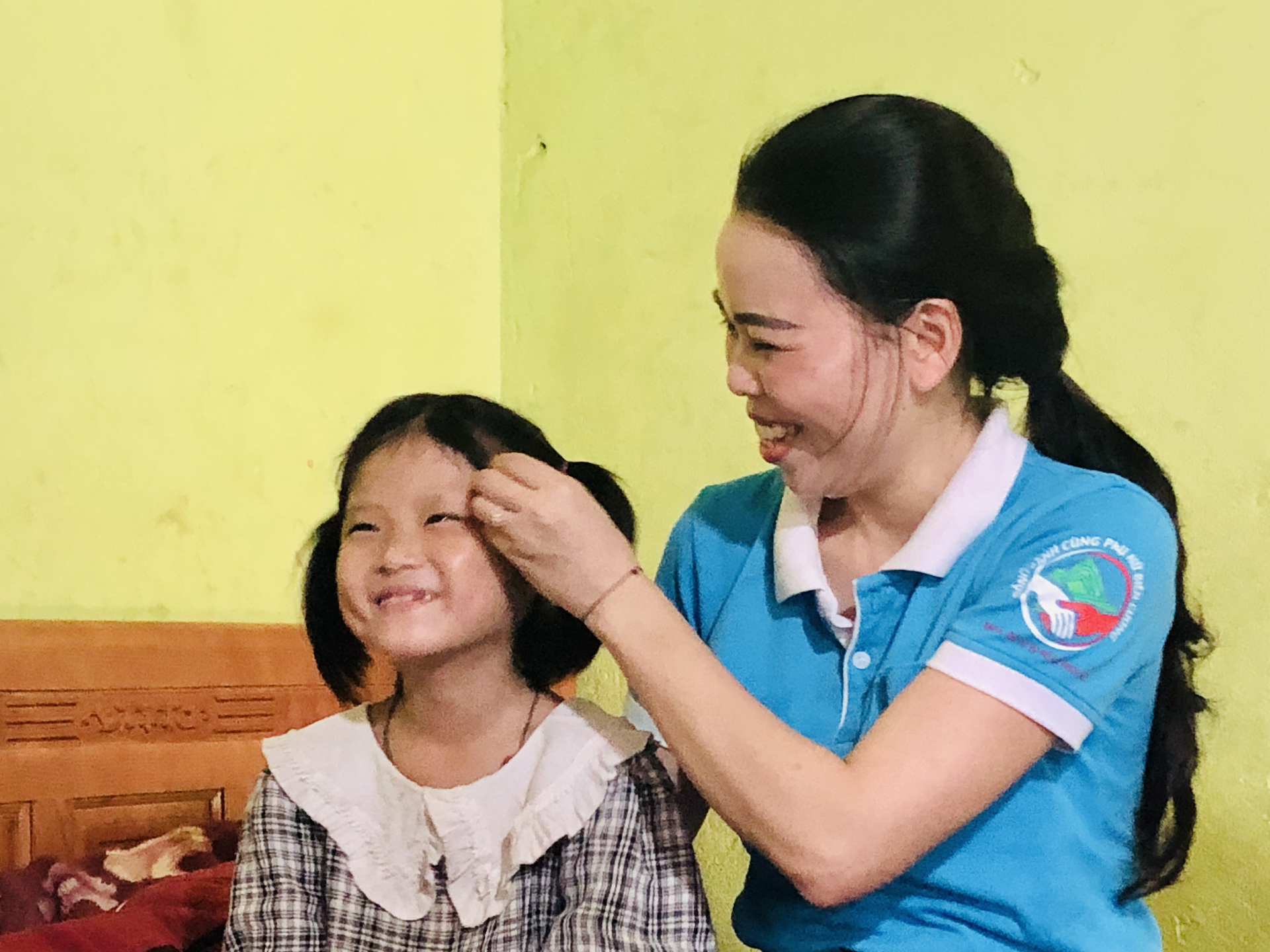 Chị Đinh Thị Hoài, người mẹ đặc biệt của bé Linh.