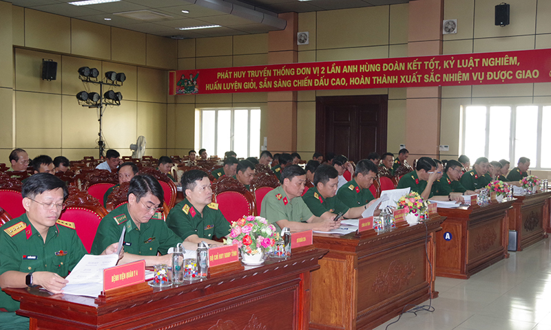 Các đại biểu tham dự hội nghị.