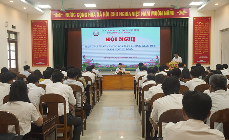 Toàn cảnh hội nghị.