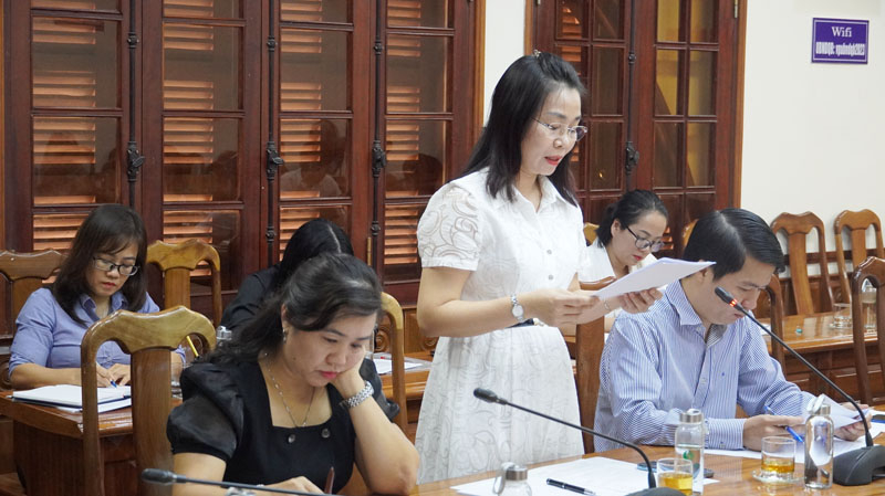 Đại diện lãnh đạo Sở Giáo dục-Đào tạo trao đổi về những hợp tác thiết thực ý nghĩa của Tổ chức SCI trong phát triển giáo dục của tỉnh.