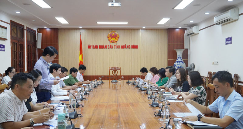Toàn cảnh buổi làm việc.