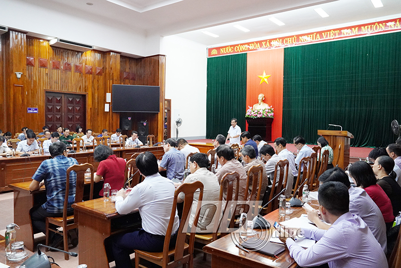 Quang cảnh cuộc họp.