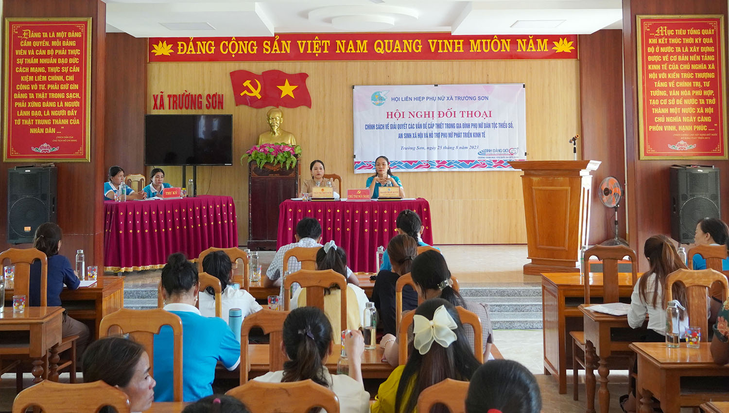 Toàn cảnh hội nghị