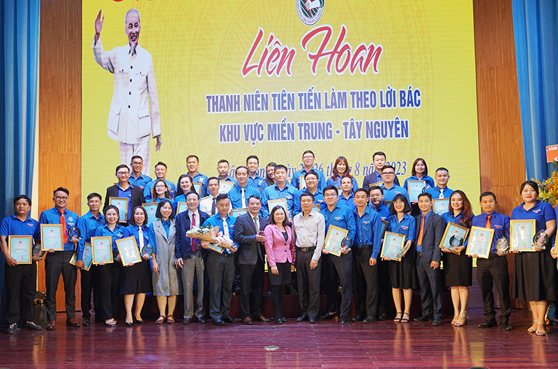 Các Thanh niên tiến tiến làm theo lời Bác được tuyên dương