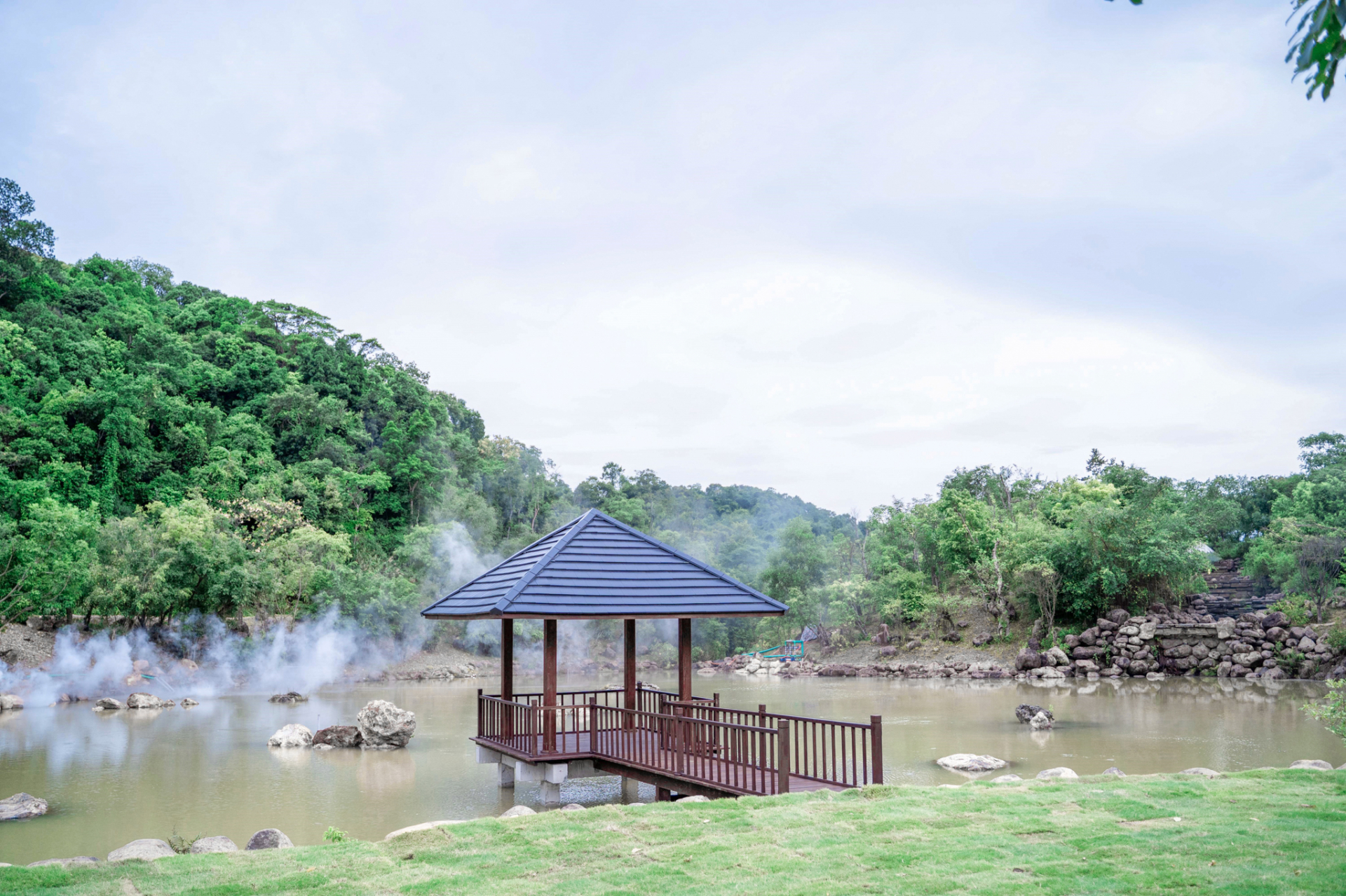 Sự ra đời của Bang Onsen Spa&Resort mang đến nhiều kỳ vọng phát triển kinh tế-xã hội phía tây nam.