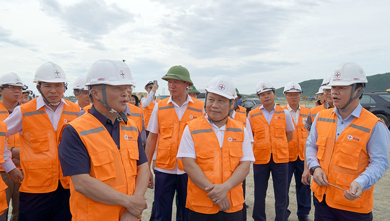 Đồng chí Bí thư Tỉnh ủy Vũ Đại Thắng kiểm tra tiến độ dự án Nhà máy nhiệt điện Quảng Trạch I.