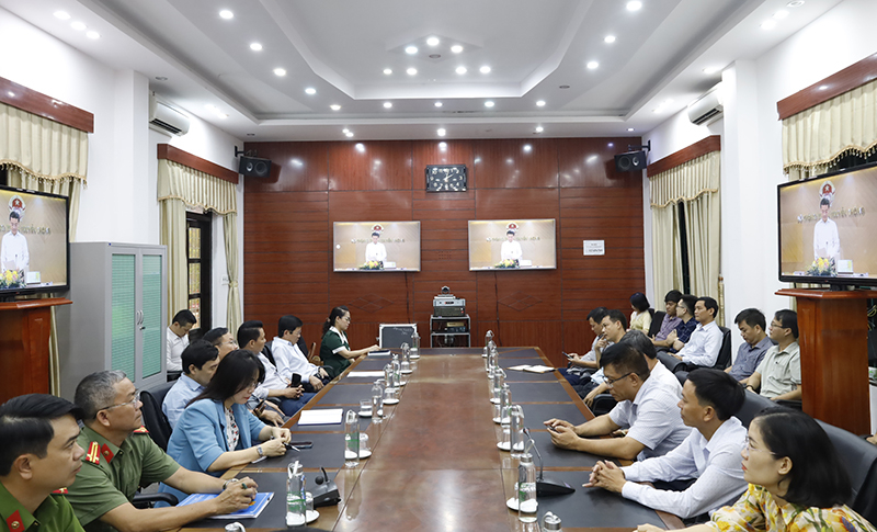 Các đại biểu dự hội nghị tại điểm cầu Quảng Bình. 