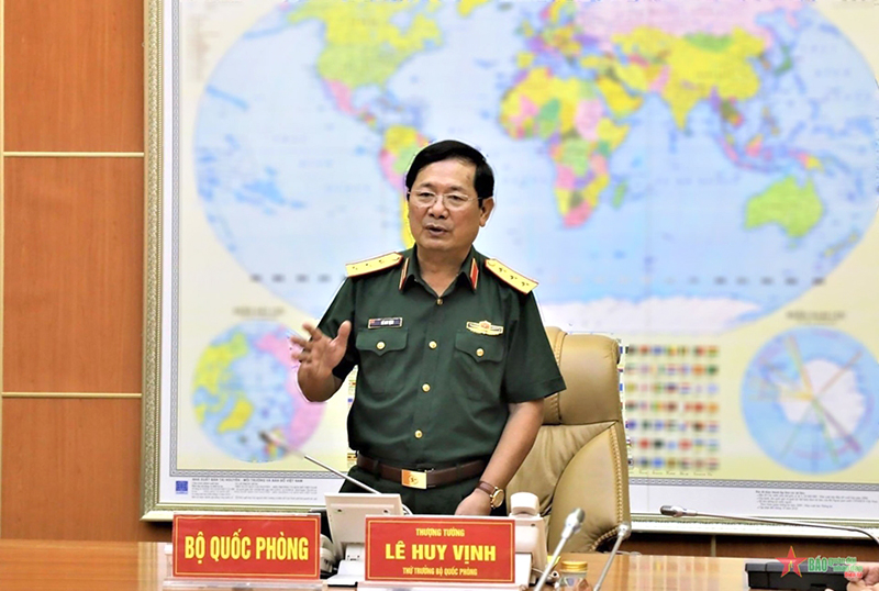  Thượng tướng Lê Huy Vịnh chủ trì hội nghị. 