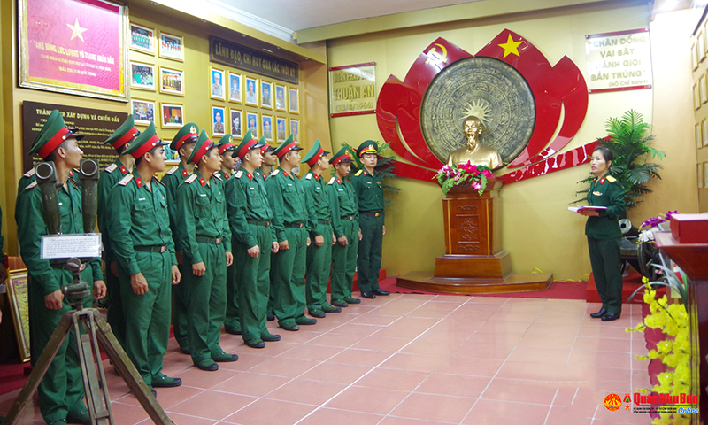   Tăng cường giáo dục truyền thống cho đoàn viên thanh niên.