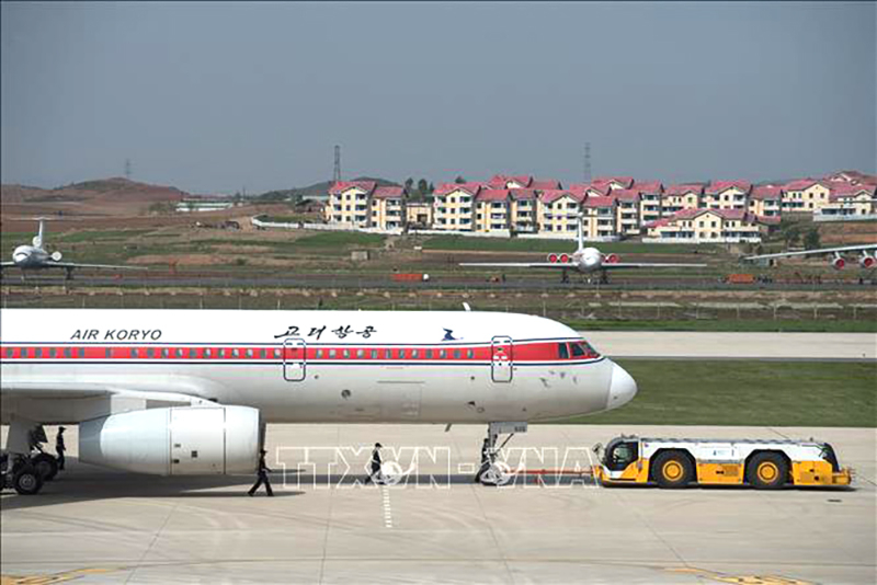  Máy bay của hãng hàng không Triều Tiên Air Koryo tại sân bay Sunan ở Bình Nhưỡng, Triều Tiên. Ảnh: AFP/TTXVN