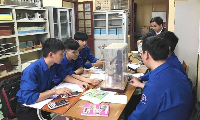 Các tiết học thực hành phát huy tính sáng tạo của học sinh.