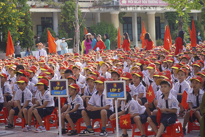   Lễ khai giảng được các trường tổ chức ngắn gọn, trang nghiêm