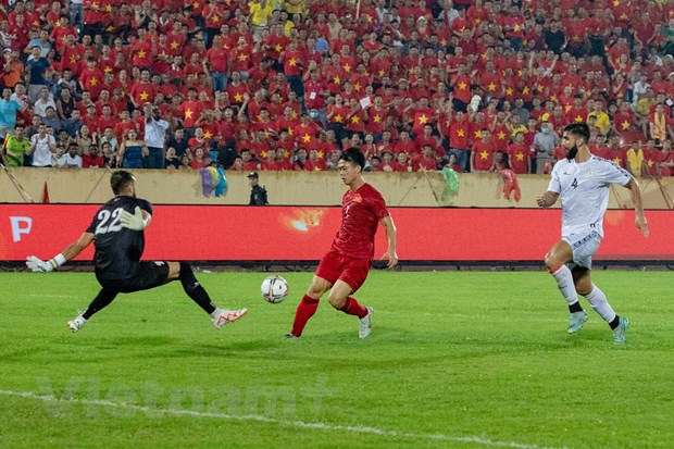 Công Phượng dứt điểm kỹ thuật ghi bàn mở tỷ số. (Ảnh: Hoài Nam/Vietnam+)
