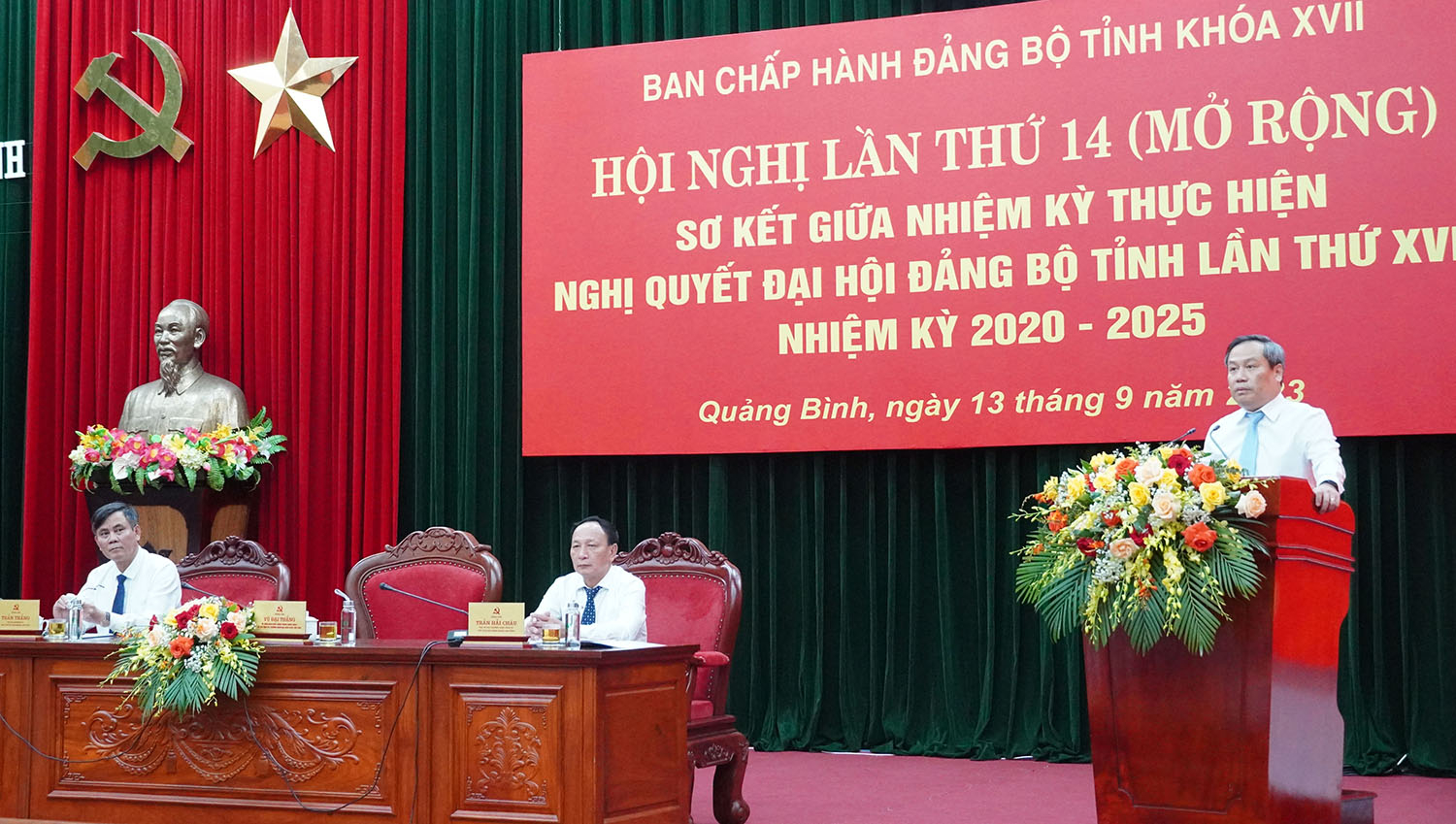 Đồng chí Bí thư Tỉnh ủy Vũ Đại Thắng phát biểu chỉ đạo hội nghị