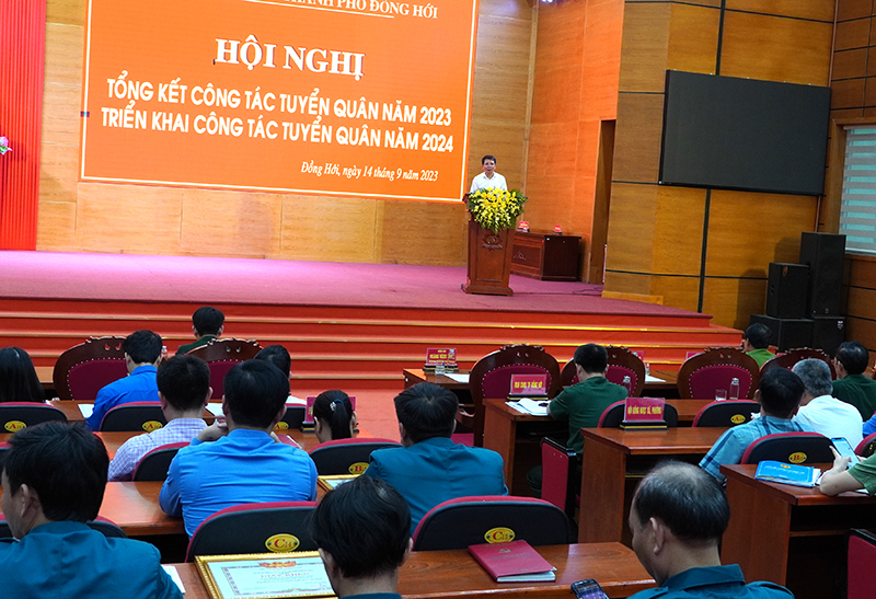 Đồng chí Chủ tịch UBND TP. Đồng Hới Hoàng Ngọc Đan kết luận tại hội nghị.