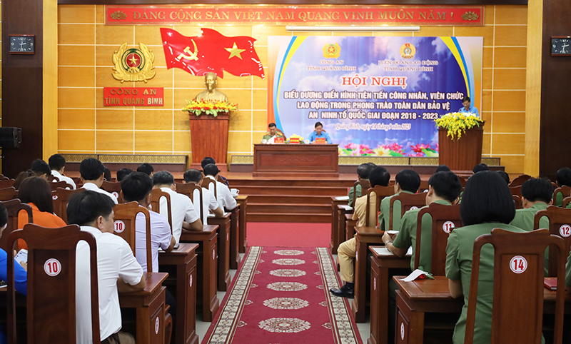 Toàn cảnh hội nghị.