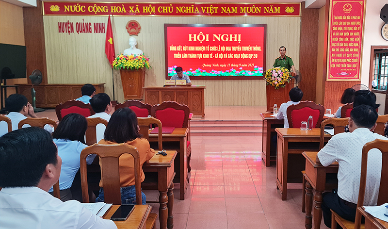 Toàn cảnh buổi lễ.