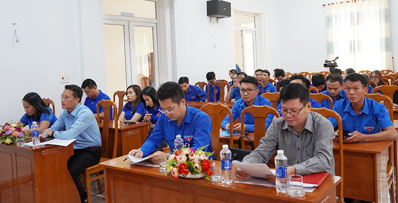 Các đại biểu tham dự hội nghị.